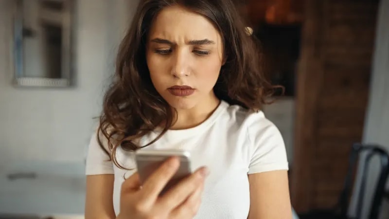 Платите за связь, а её нет? Как пожаловаться на Мегафон