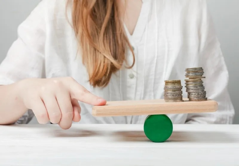 Удержание заработной платы сотрудника: что говорит закон?