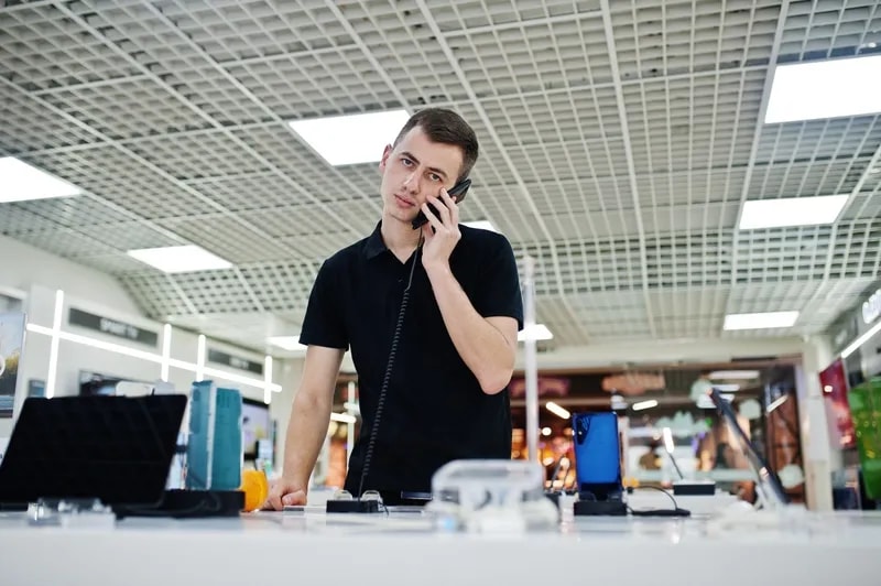 Возврат телефона в магазин по закону