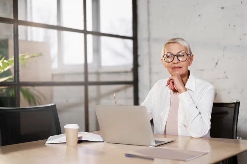 Какие льготы положены работающим пенсионерам?