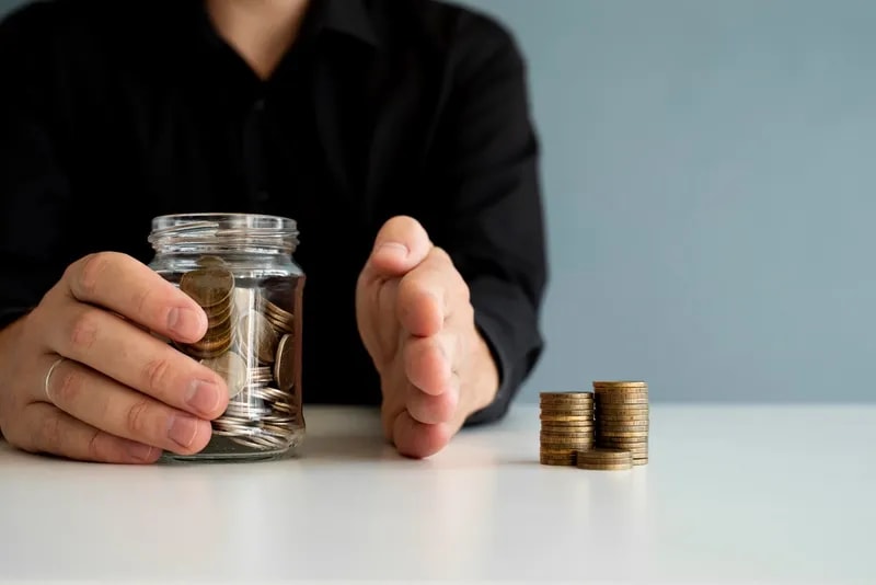 Делятся ли деньги на счете при разводе между супругами